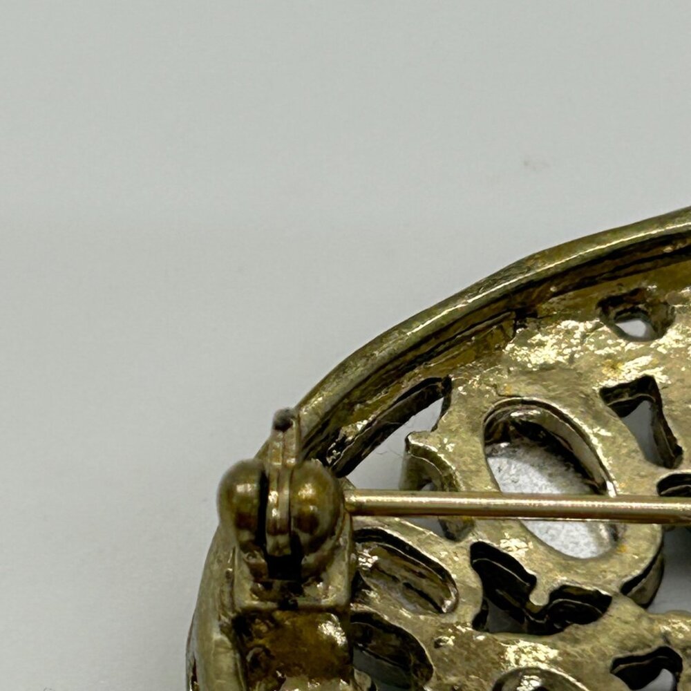 Vintage Monet Brooch Pin Multi-Colored Acrylic Stones Gold Tone Signed Round - Picture 6 of 16